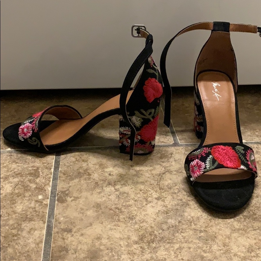 Black floral heels